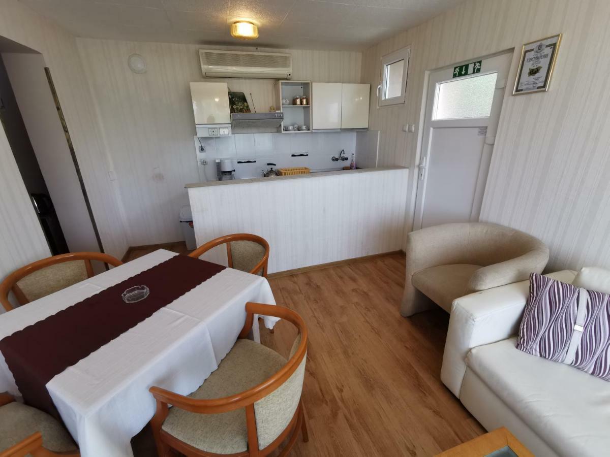 Villa Aqua Pravets Exteriör bild